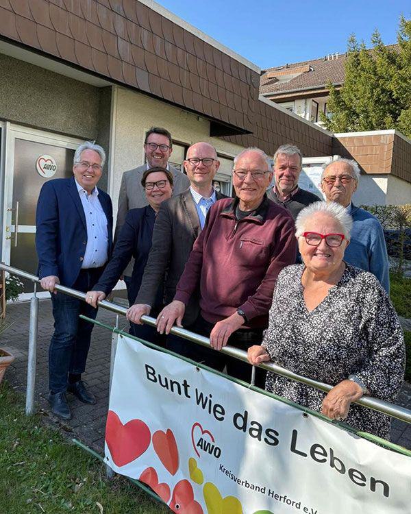 Gruppenfoto, Mitglieder, AWO, Kreisverband, Herford, Banner, Bunt, wie, das, Leben