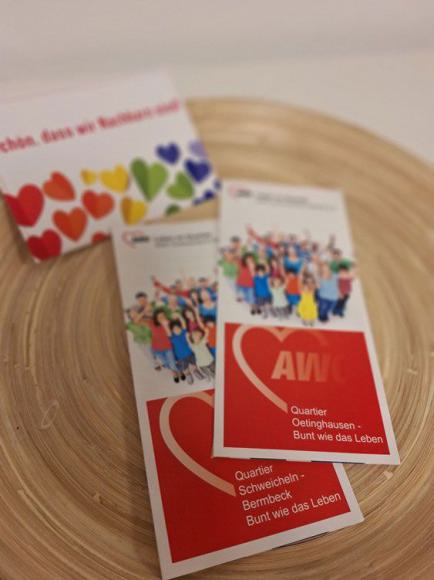 Flyer auf einem Tisch